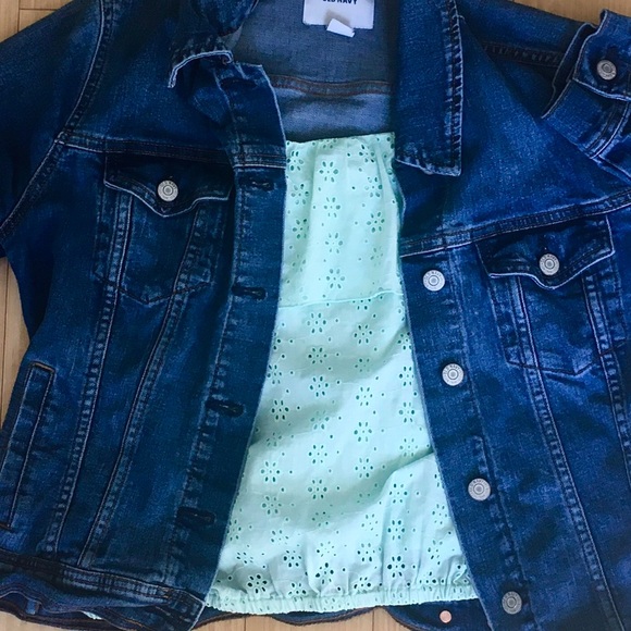 Charolette Russe Mint Flower Top - Picture 4 of 7